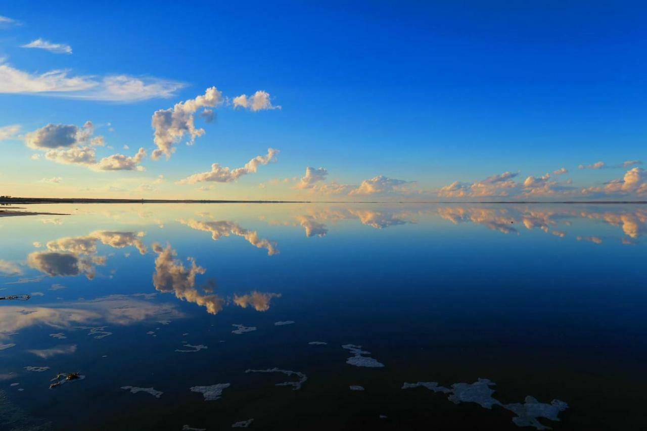 Skymirror Sea Lake Exterior foto